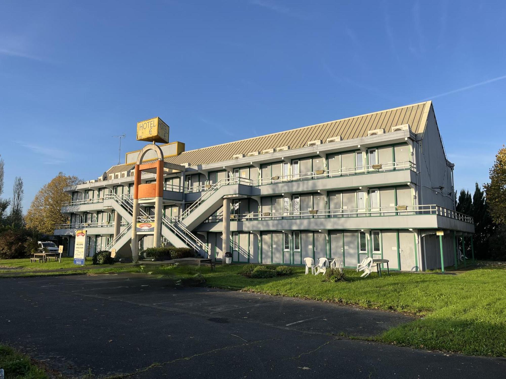 Nouvelle Classe Hotel Chatellerault Exterior photo